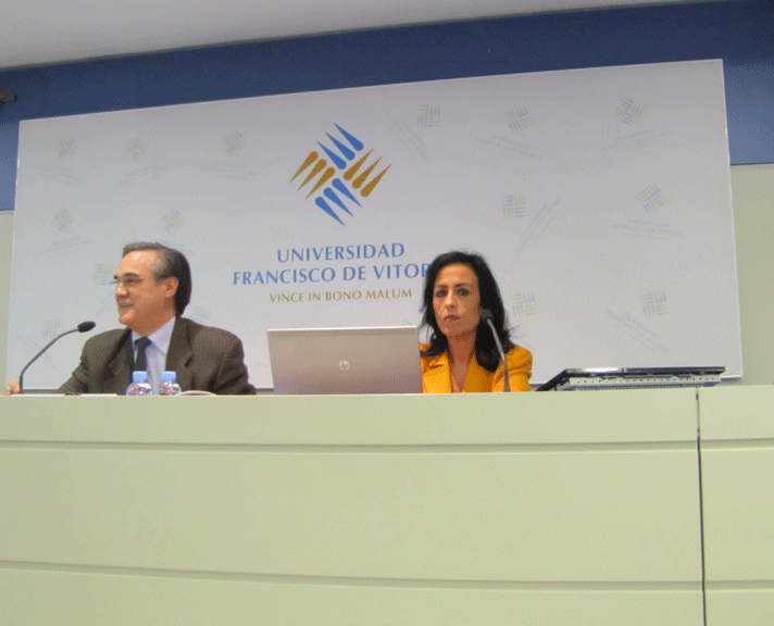 Fernando Caro y Beatriz Artalejo en la inauguración de la Jornada Últimos Avances en Tecnología Farmacéutica